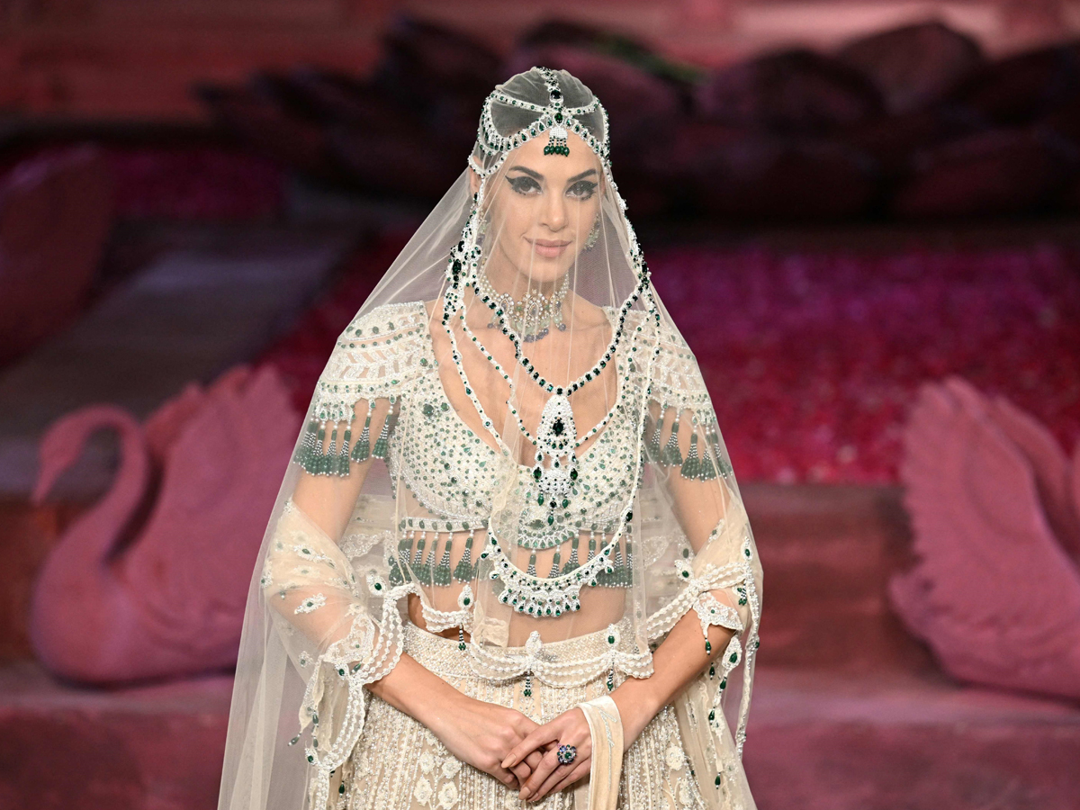 Collection Of Rang Mahal In Hyundai India Couture Week 202411