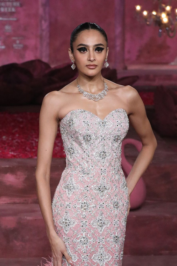 Collection Of Rang Mahal In Hyundai India Couture Week 20243