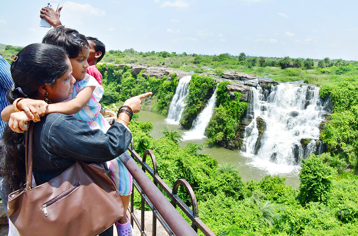 Tourist Rush at Ethipothala Waterfalls Photos10