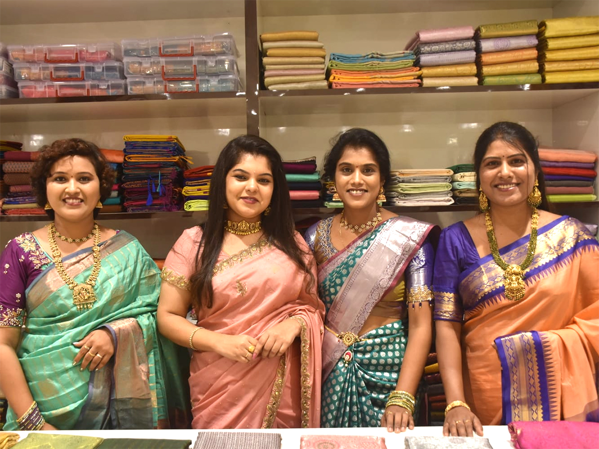 Insta Influencers in Sarees Showroom Opening 1