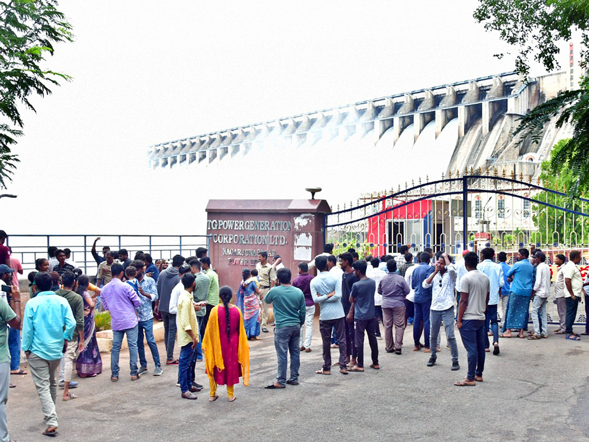 Nagarjuna Sagar Dam Gates Opened Photos1