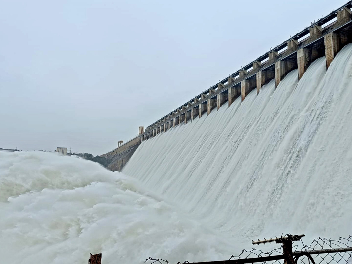 Nagarjuna Sagar Dam Gates Opened Photos14