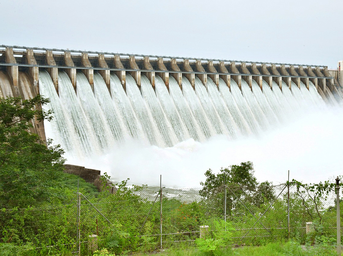 Nagarjuna Sagar Dam Gates Opened Photos16