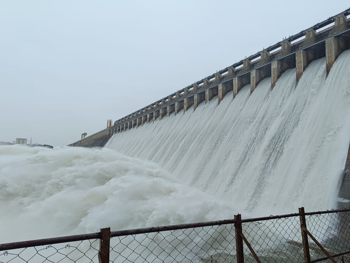 Nagarjuna Sagar Dam Gates Opened Photos18