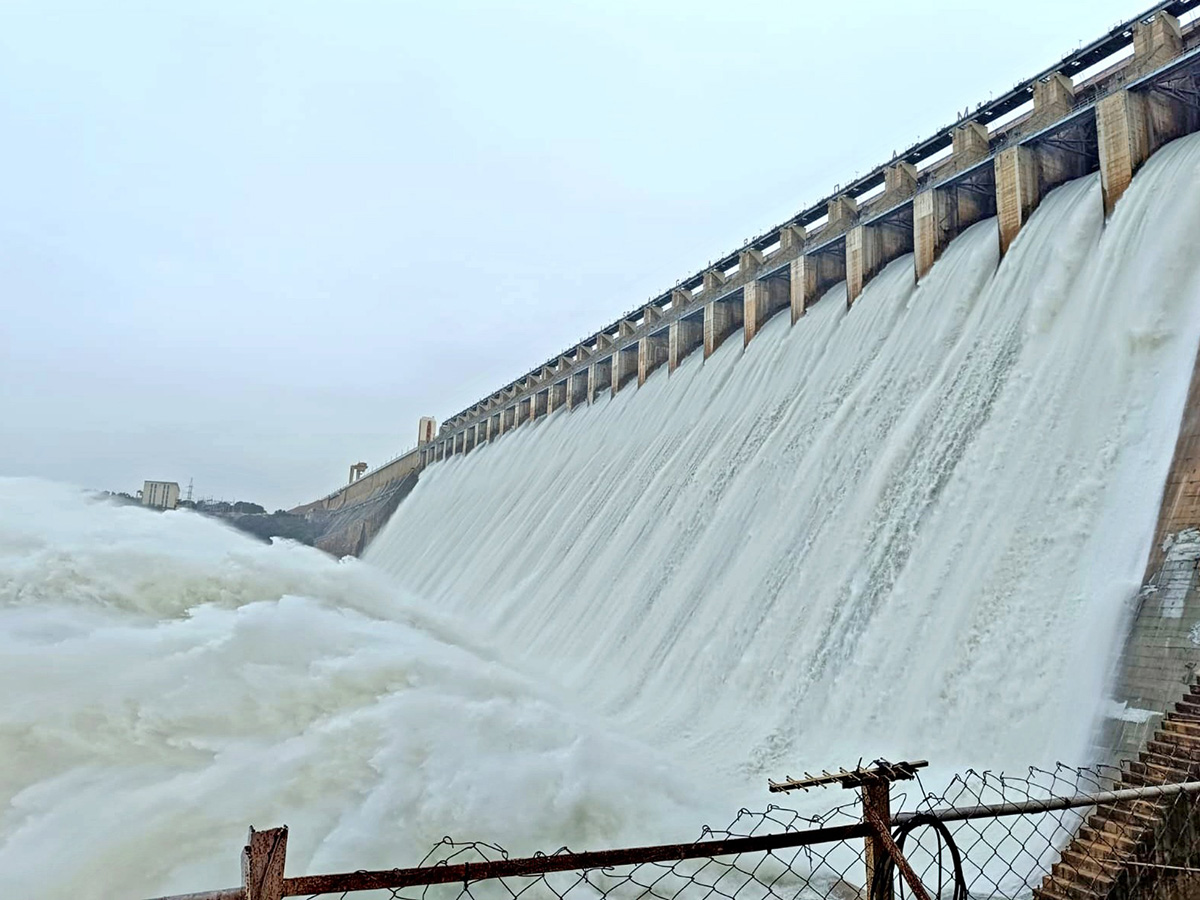 Nagarjuna Sagar Dam Gates Opened Photos23