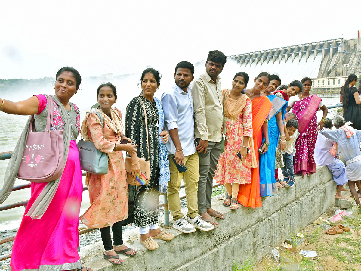 Nagarjuna Sagar Dam Gates Opened Photos27