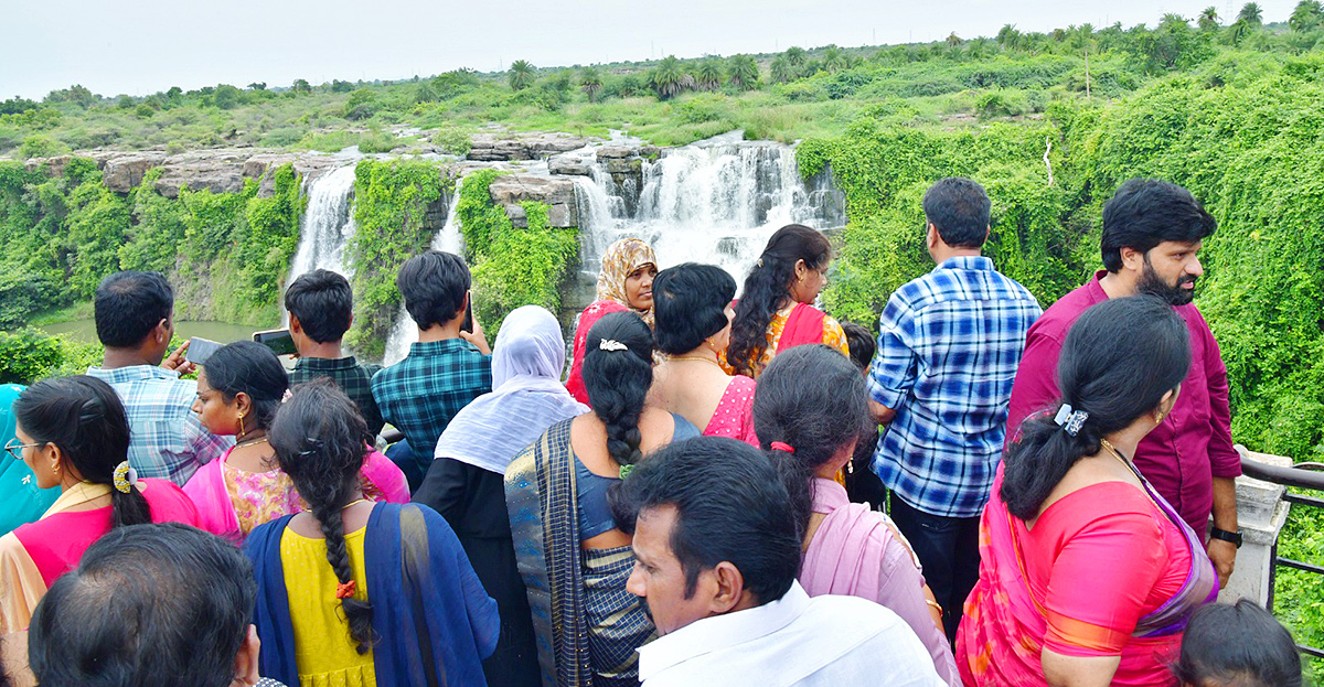 Nagarjuna Sagar Dam Gates Opened Photos31