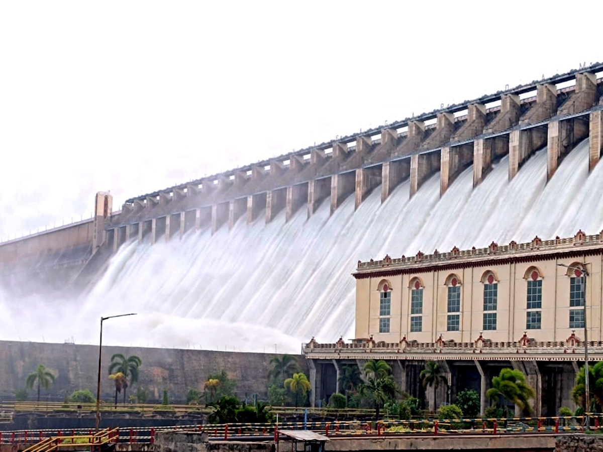 Nagarjuna Sagar Dam Gates Opened Photos33