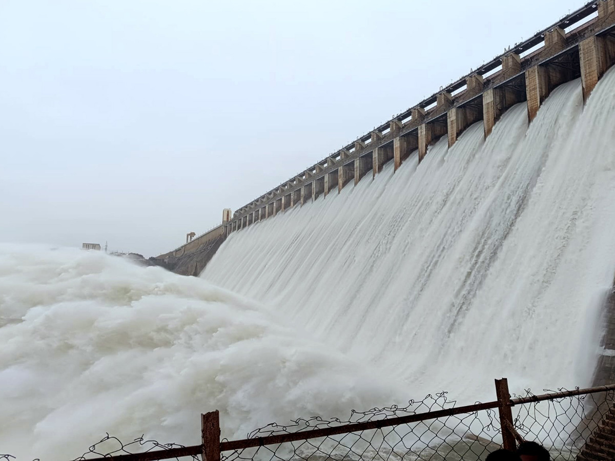 Nagarjuna Sagar Dam Gates Opened Photos4