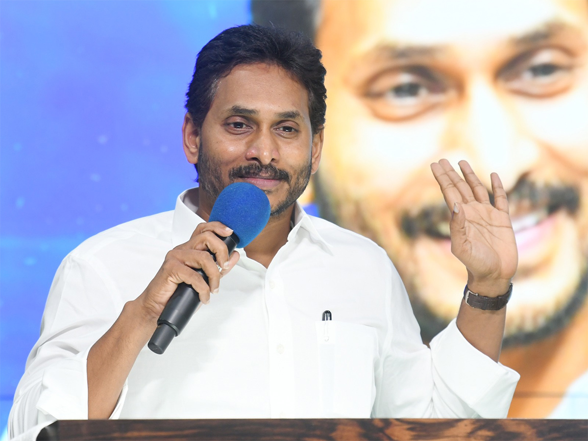 YS Jagan Meeting at Paderu YSRCP Leaders Photos3