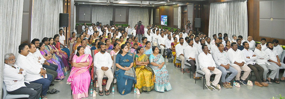 YS Jagan Meeting at Paderu YSRCP Leaders Photos8