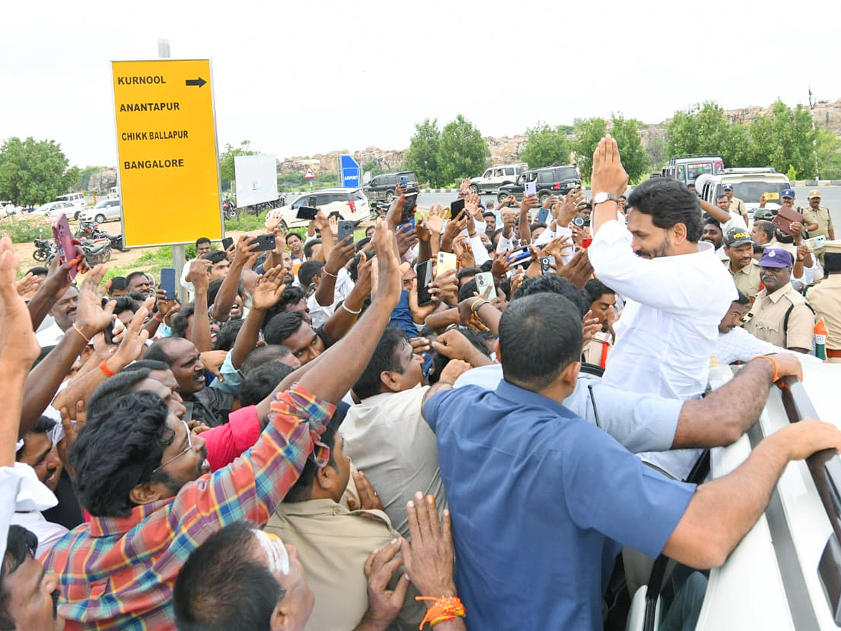 YS Jagan Gets Grand Welcome at Kurnool Airport Photos15