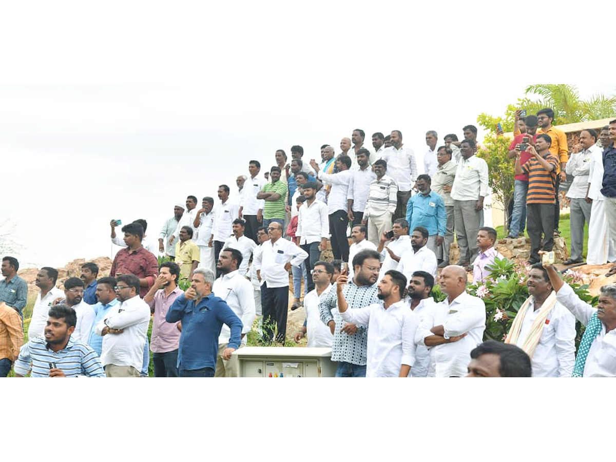 YS Jagan Gets Grand Welcome at Kurnool Airport Photos6