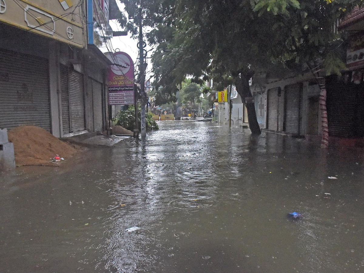 heavy rain in telangana Today11