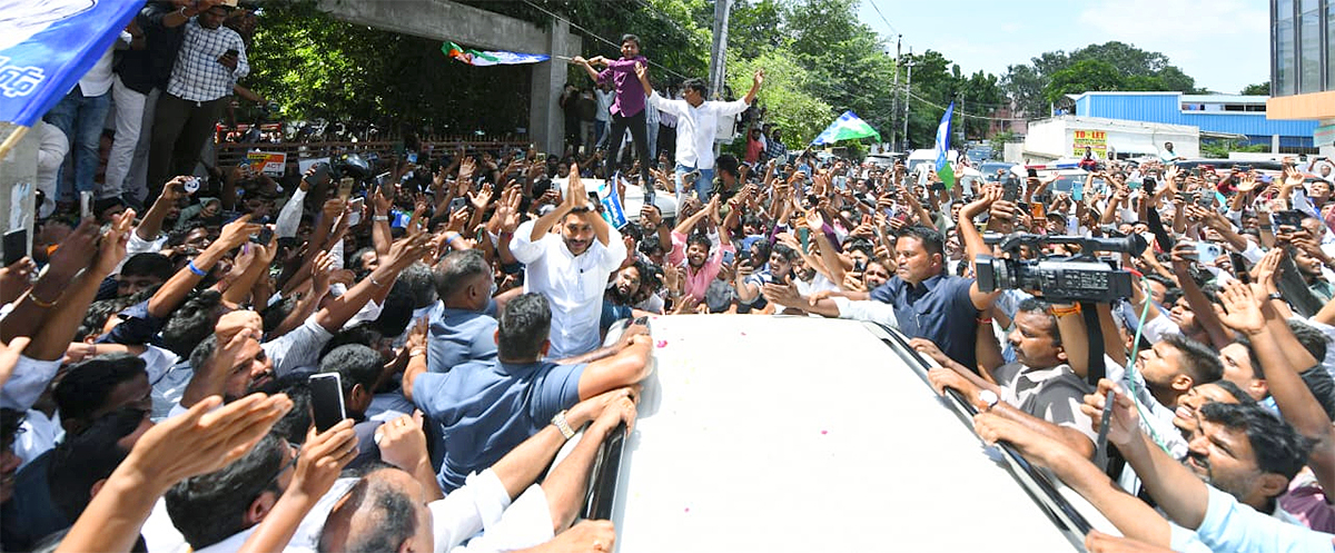 YS Jagan Guntur Tour Photos6