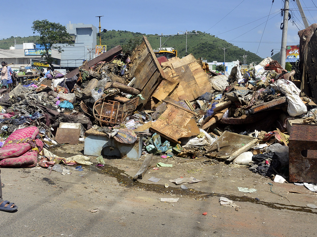 Check out the photo gallery of the flood-affected victims in Vijayawada.23