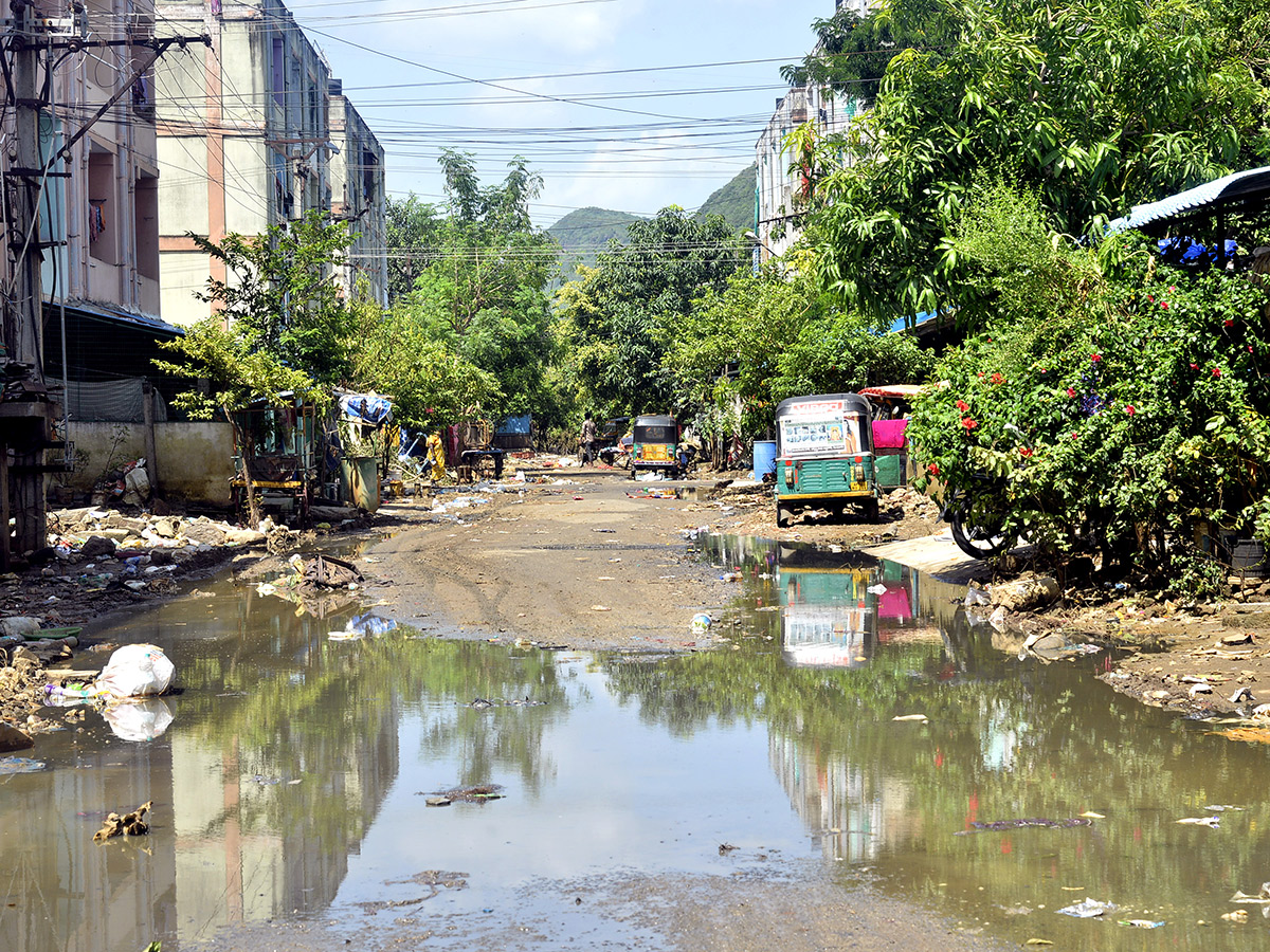 Check out the photo gallery of the flood-affected victims in Vijayawada.27