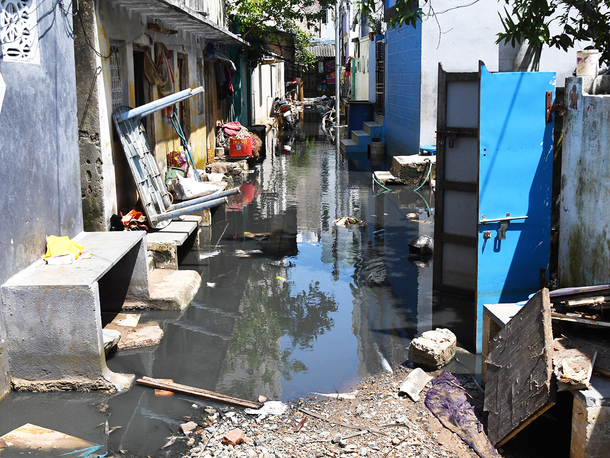 Check out the photo gallery of the flood-affected victims in Vijayawada.47