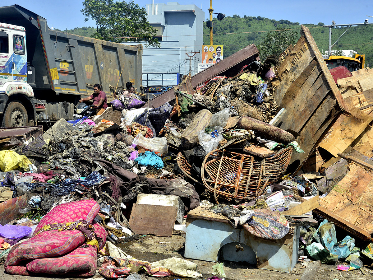 Check out the photo gallery of the flood-affected victims in Vijayawada.22