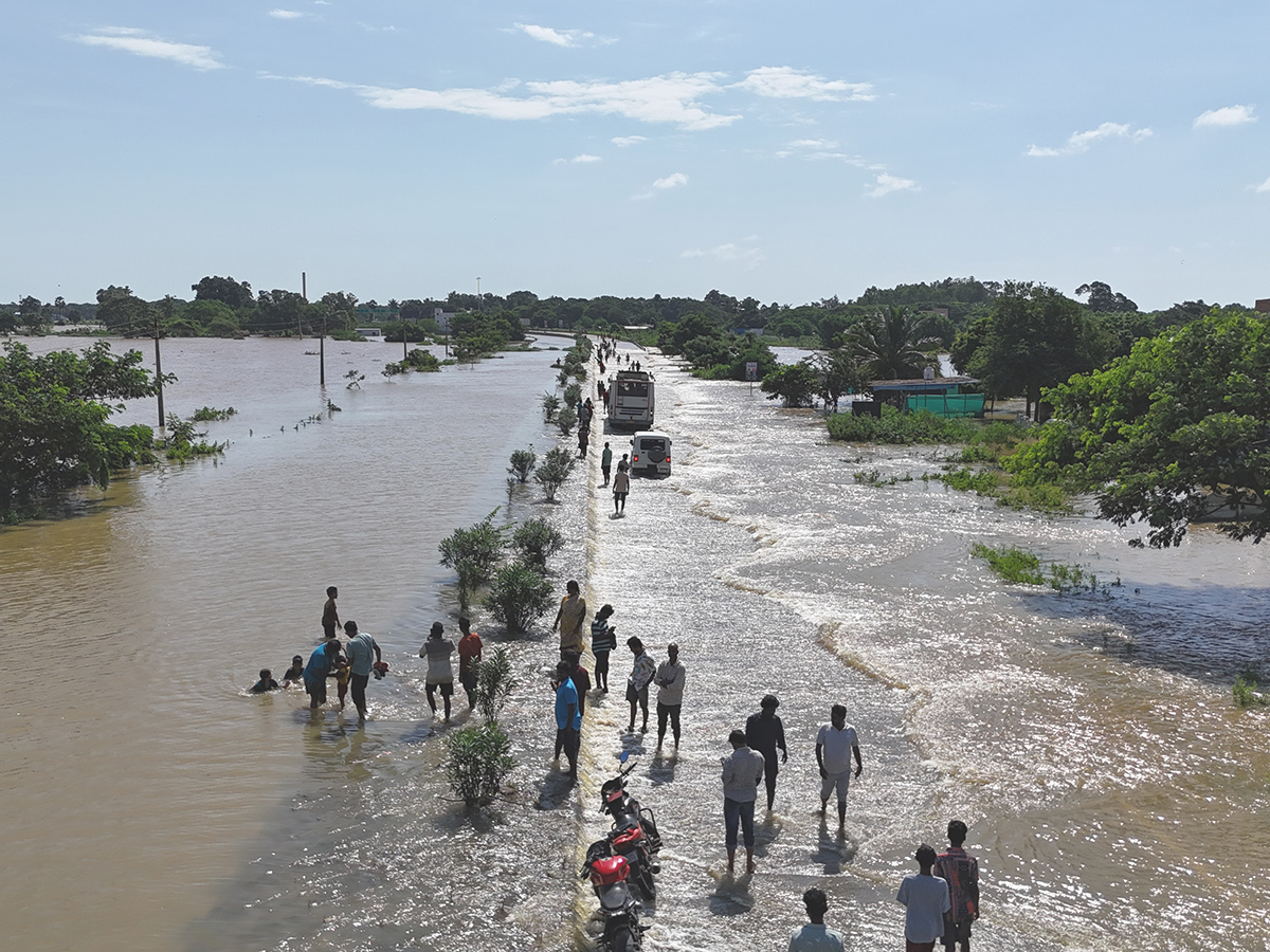 Heavy Flood Water To Rajahmundry On Godavari Photos13