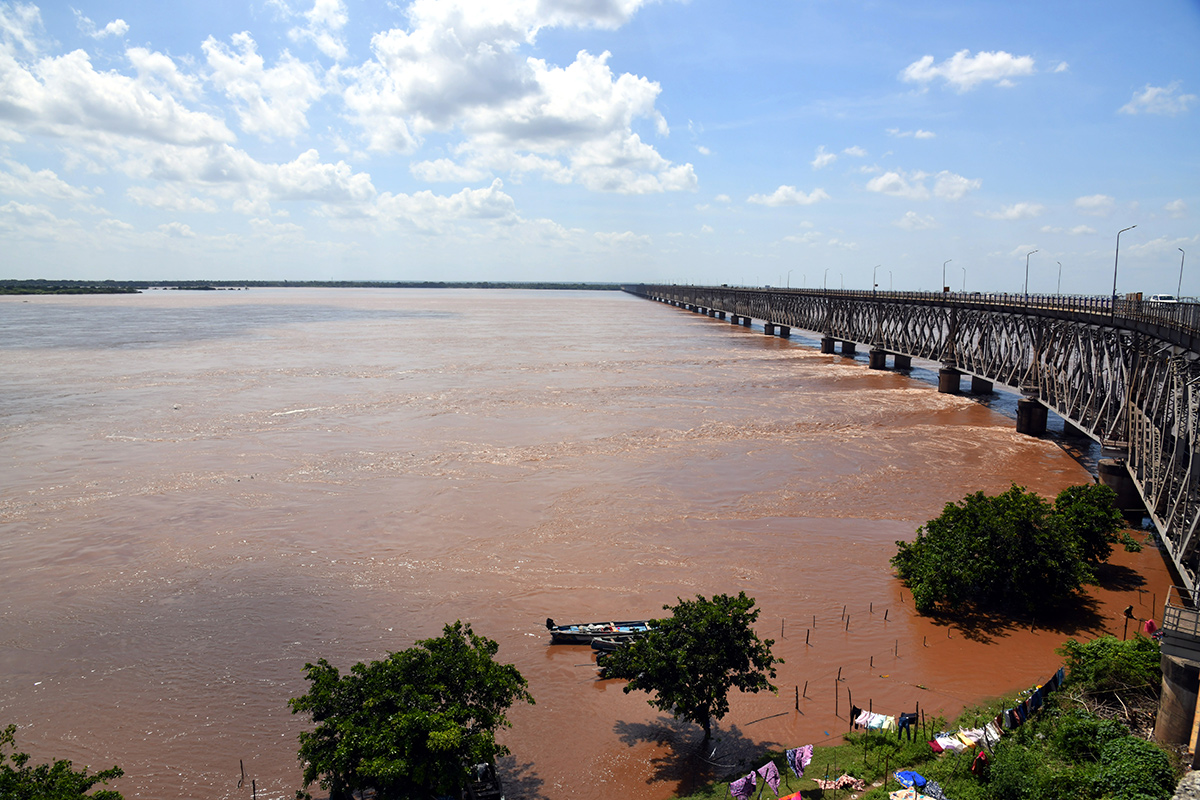 Heavy Flood Water To Rajahmundry On Godavari Photos31