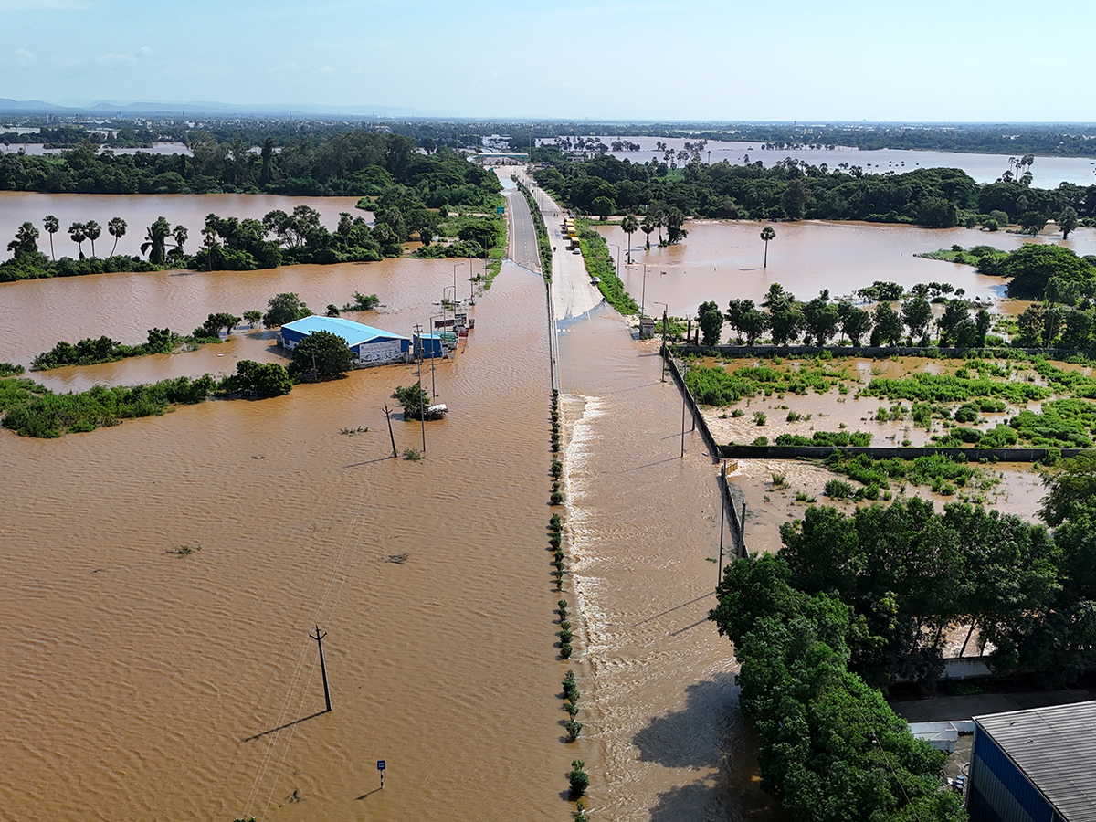 Heavy Flood Water To Rajahmundry On Godavari Photos5