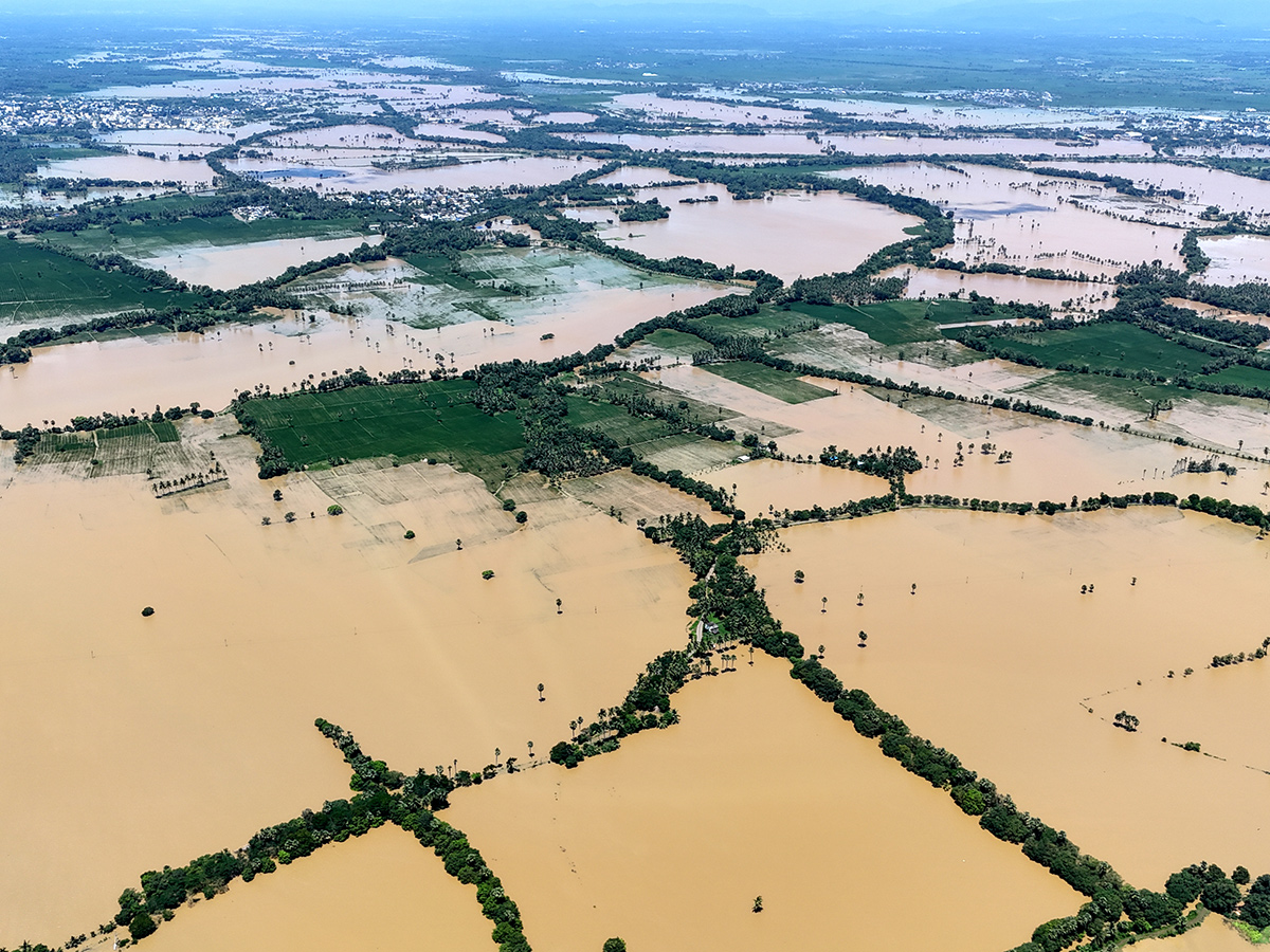 Heavy Flood Water To Rajahmundry On Godavari Photos8