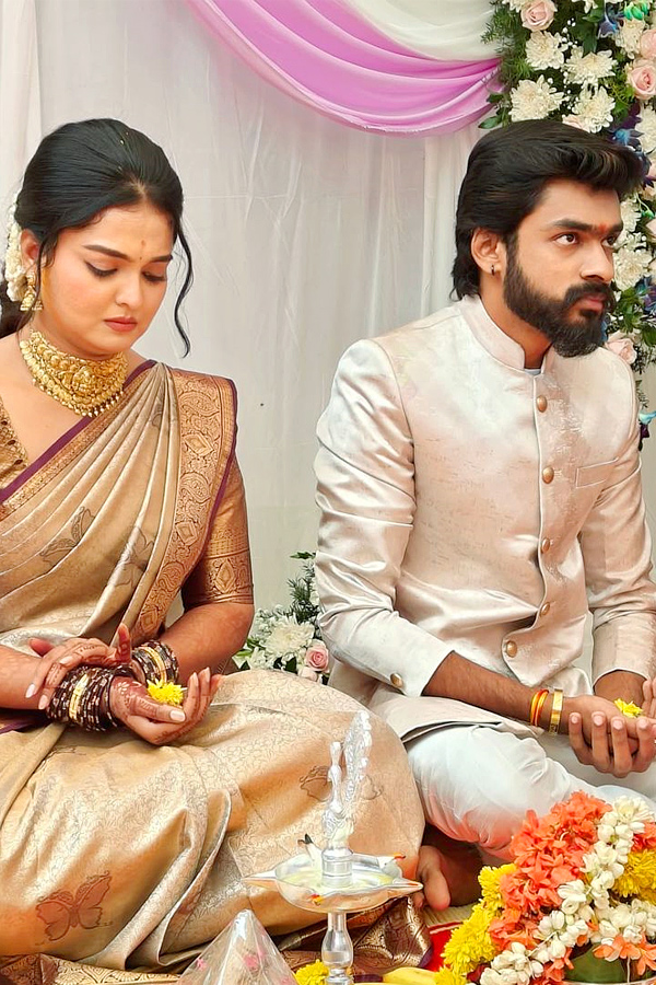 Prema Entha Madhuram serial Actress Varsha engagement Photos Viral2