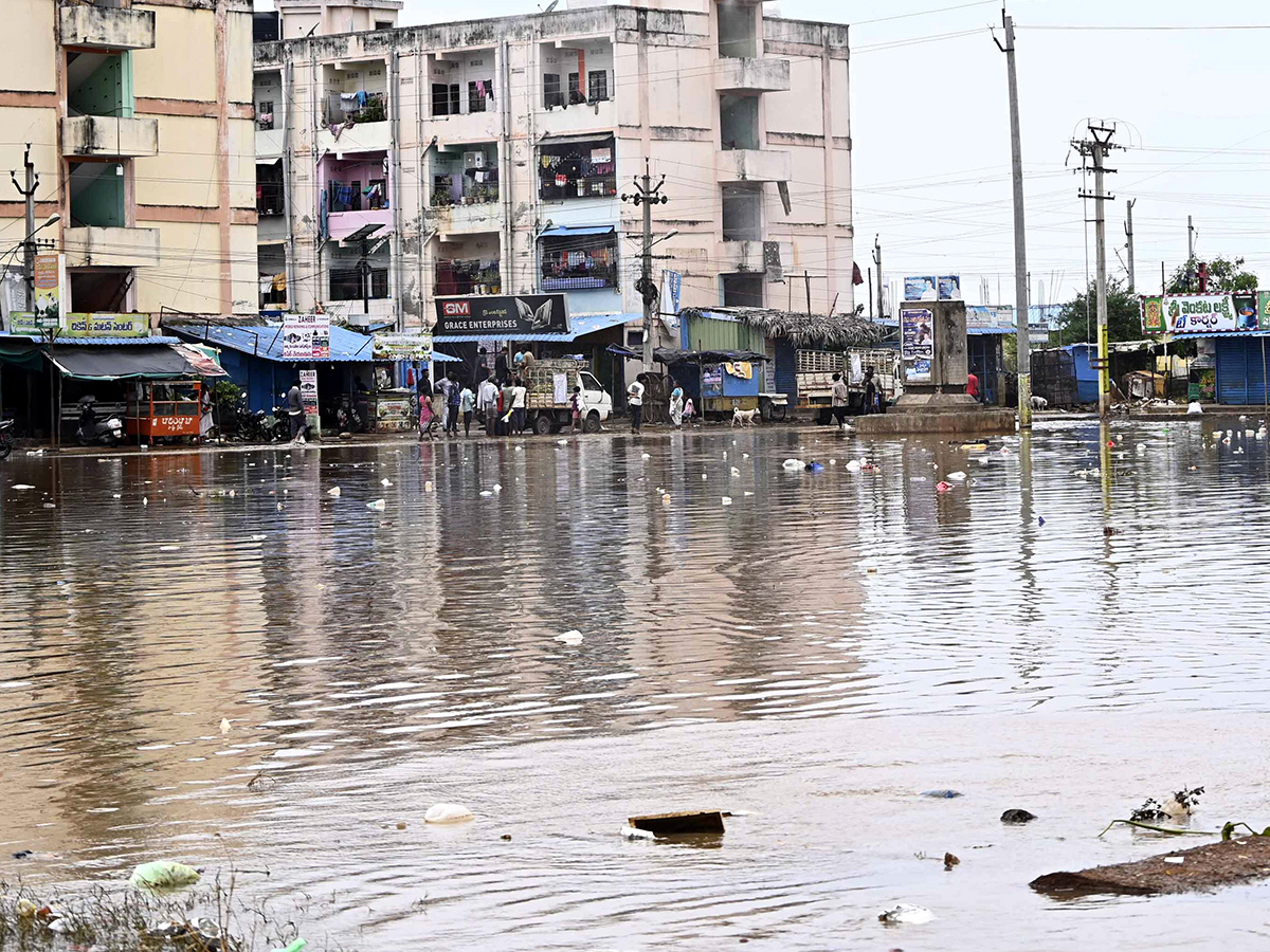 Check out the photo gallery of the flood-affected victims in Vijayawada.16