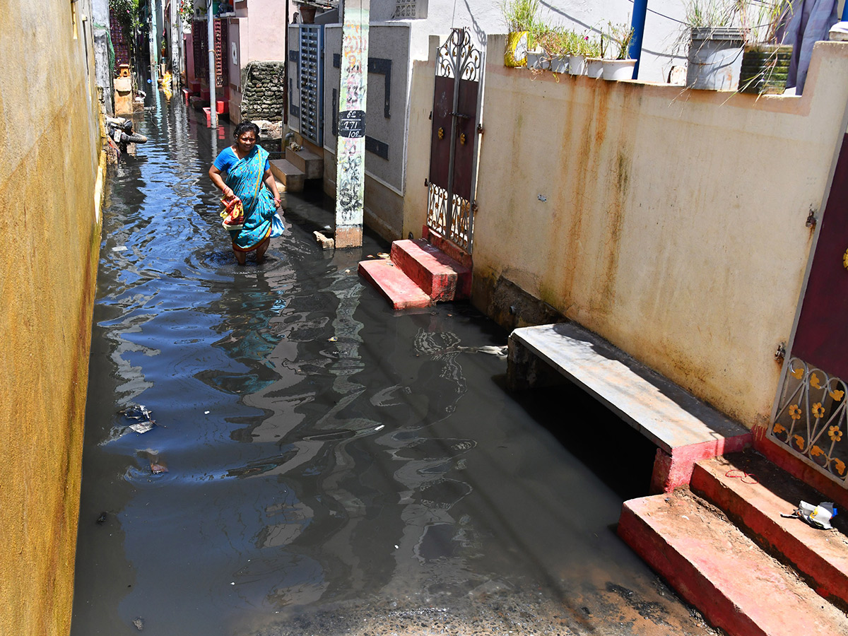 Check out the photo gallery of the flood-affected victims in Vijayawada.9