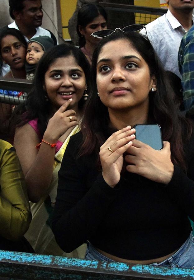 Devotees Rushed to Khairtabad Ganesh Photos8