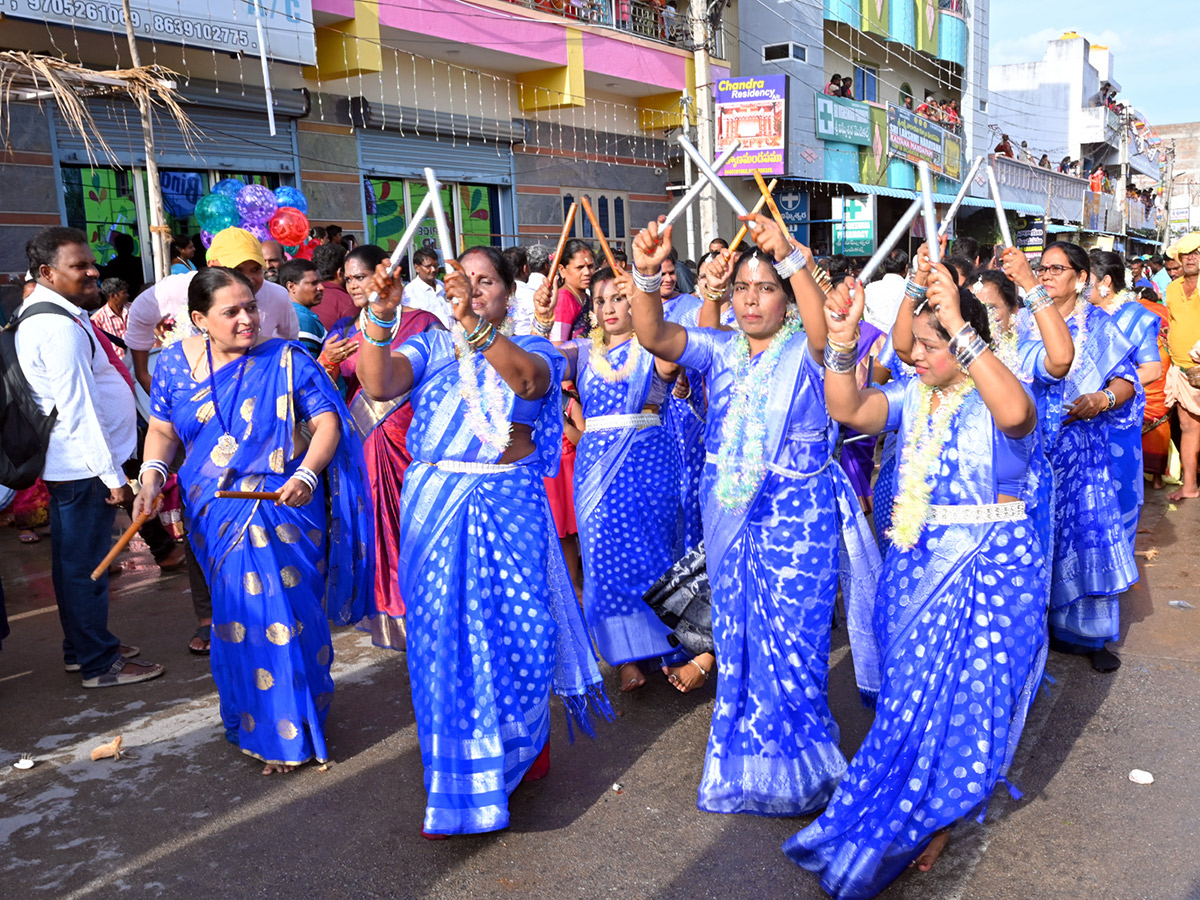 Kanipakam : Kanulapaduvaga Siddhi Vinayaka Rathotsavam Photos9