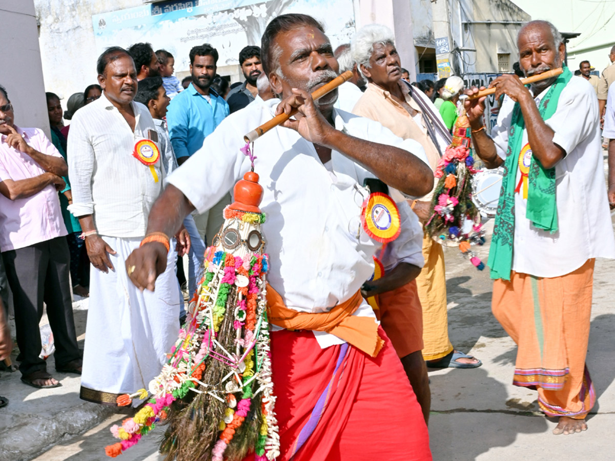 Kanipakam : Kanulapaduvaga Siddhi Vinayaka Rathotsavam Photos11