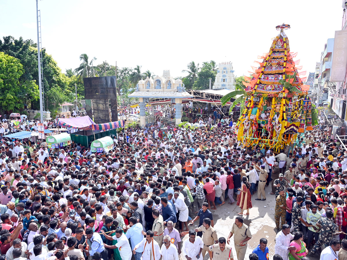 Kanipakam : Kanulapaduvaga Siddhi Vinayaka Rathotsavam Photos13