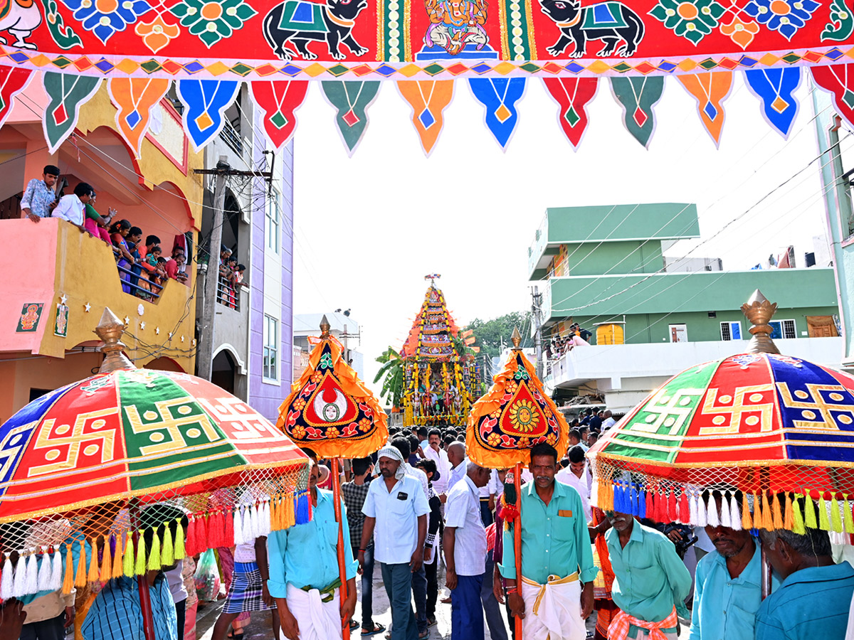 Kanipakam : Kanulapaduvaga Siddhi Vinayaka Rathotsavam Photos3