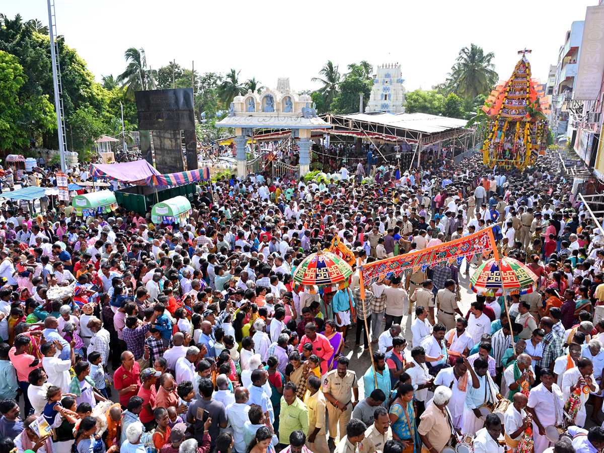 Kanipakam : Kanulapaduvaga Siddhi Vinayaka Rathotsavam Photos5