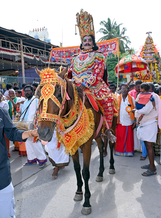 Kanipakam : Kanulapaduvaga Siddhi Vinayaka Rathotsavam Photos6