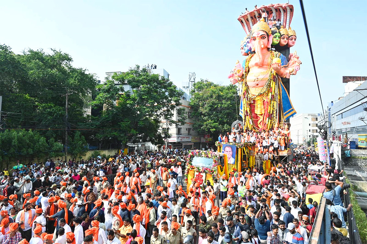 Hyderabad Khairatabad ganesh Shobha Yatra 2024 Photos8