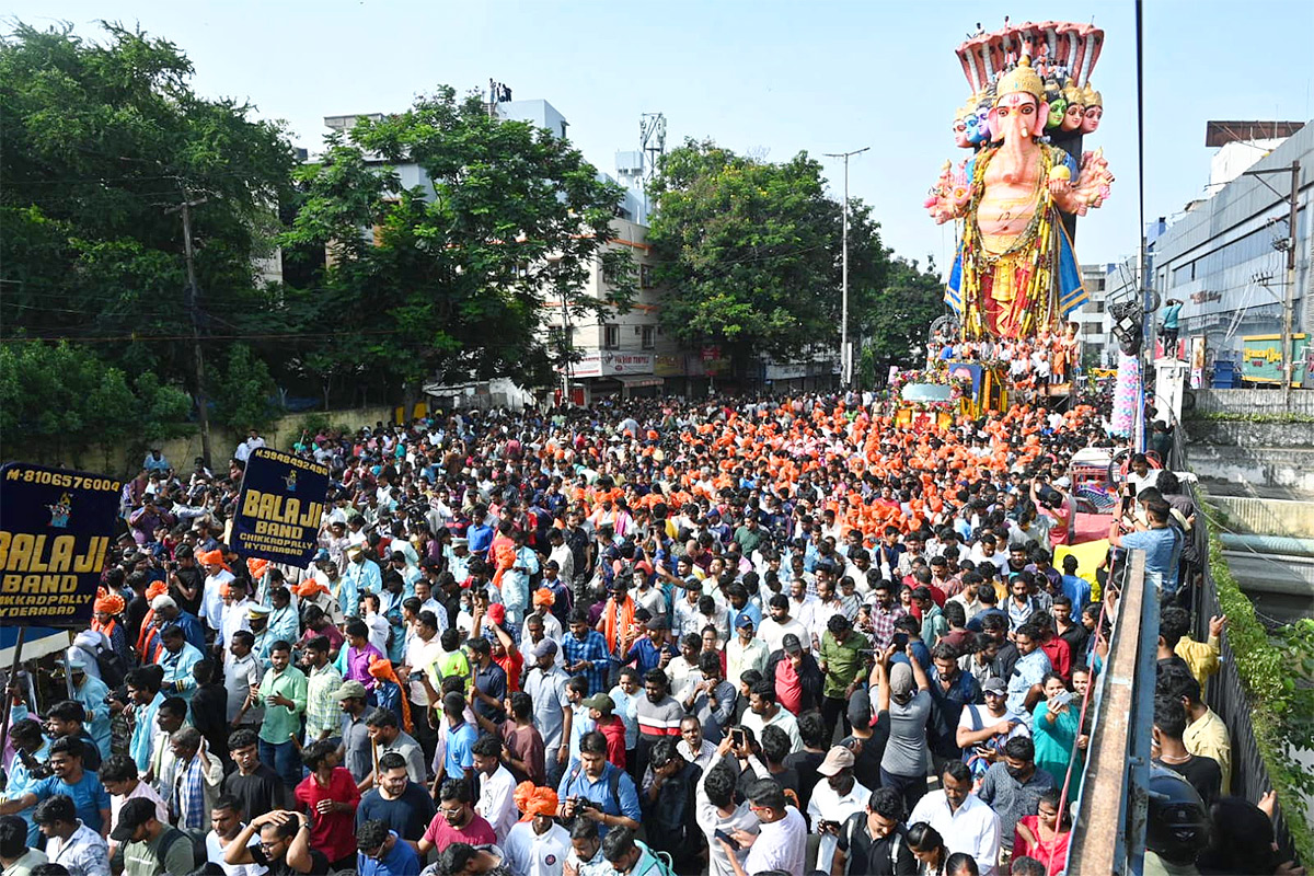 Hyderabad Khairatabad ganesh Shobha Yatra 2024 Photos11