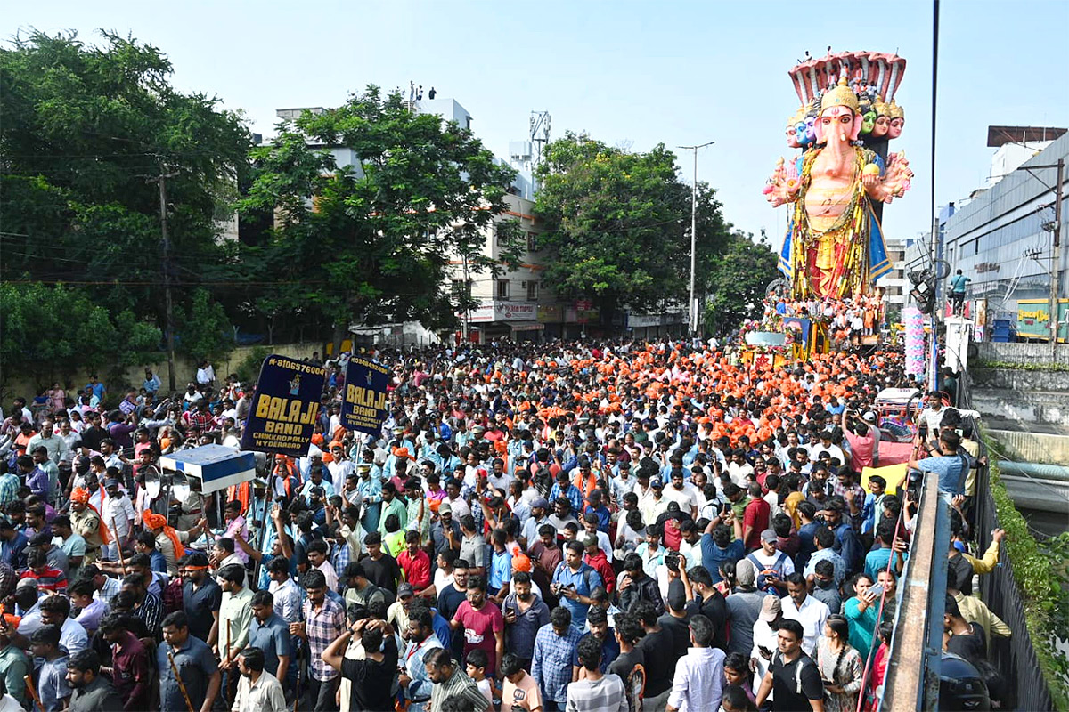 Hyderabad Khairatabad ganesh Shobha Yatra 2024 Photos12