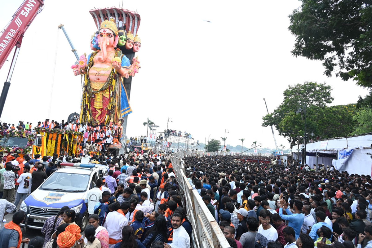 khairatabad ganesh nimajjanam 2024 live updates3