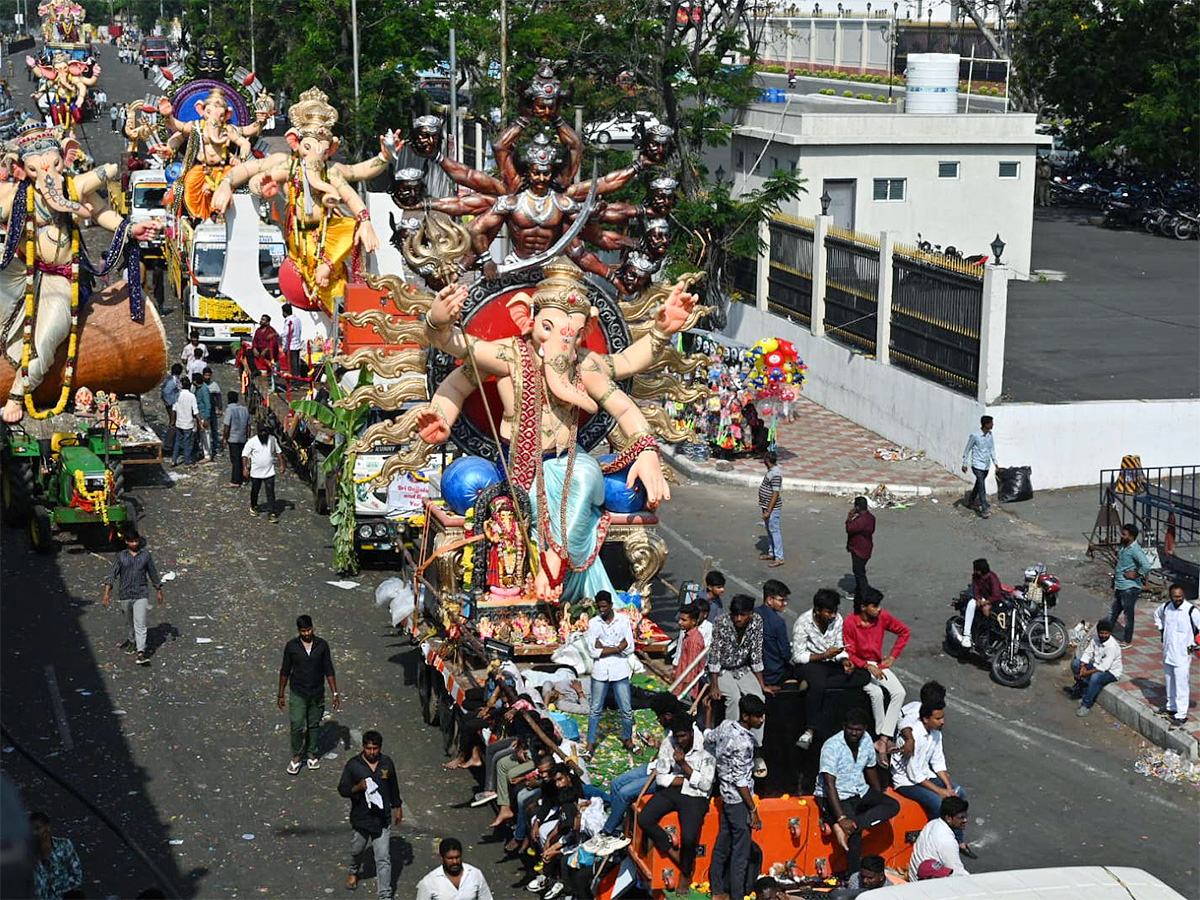 Ganesh Nimajjanam 2024 at Hyderabad's Tank Bund: Photos20