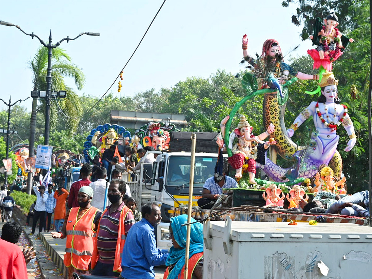 Ganesh Nimajjanam 2024 at Hyderabad's Tank Bund: Photos28