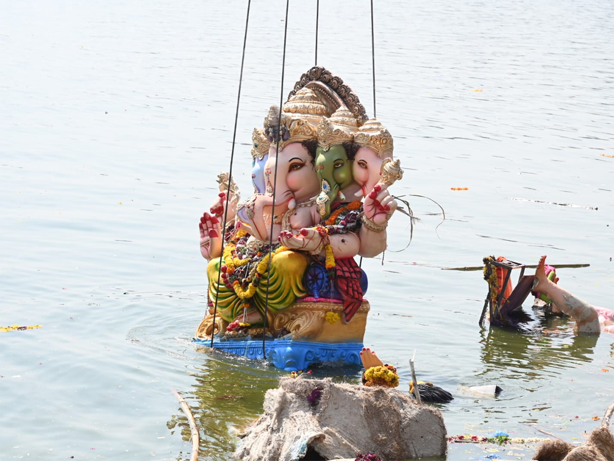 Ganesh Nimajjanam 2024 at Hyderabad's Tank Bund: Photos14