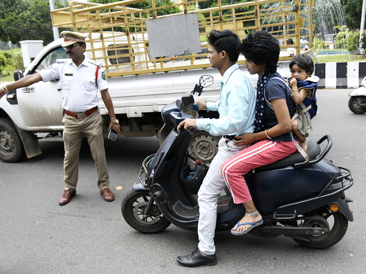 Visakhapatnam Strict Helmet Regulations Photos9