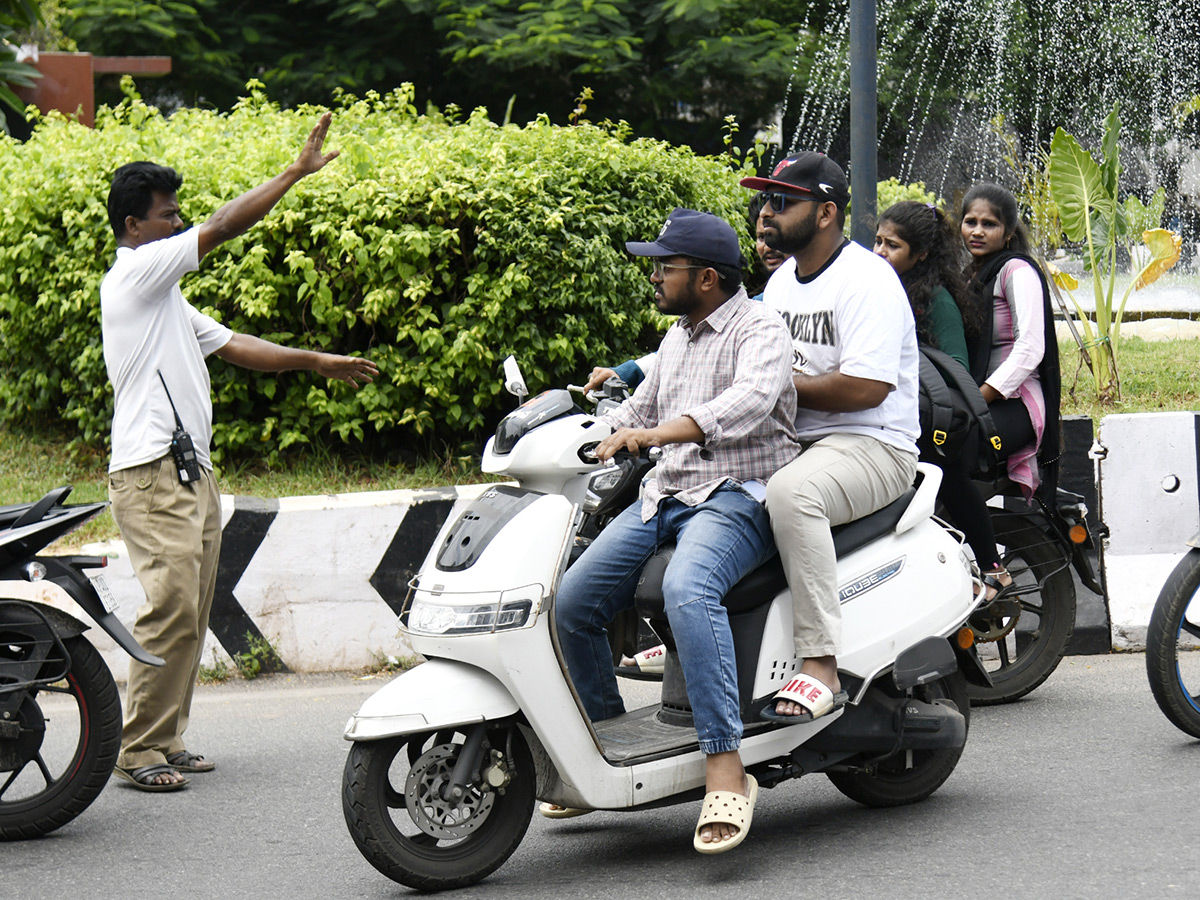 Visakhapatnam Strict Helmet Regulations Photos3