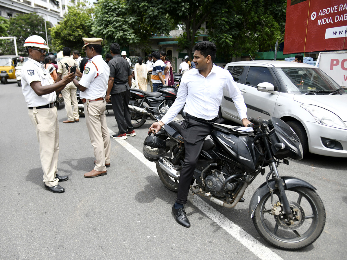 Visakhapatnam Strict Helmet Regulations Photos8