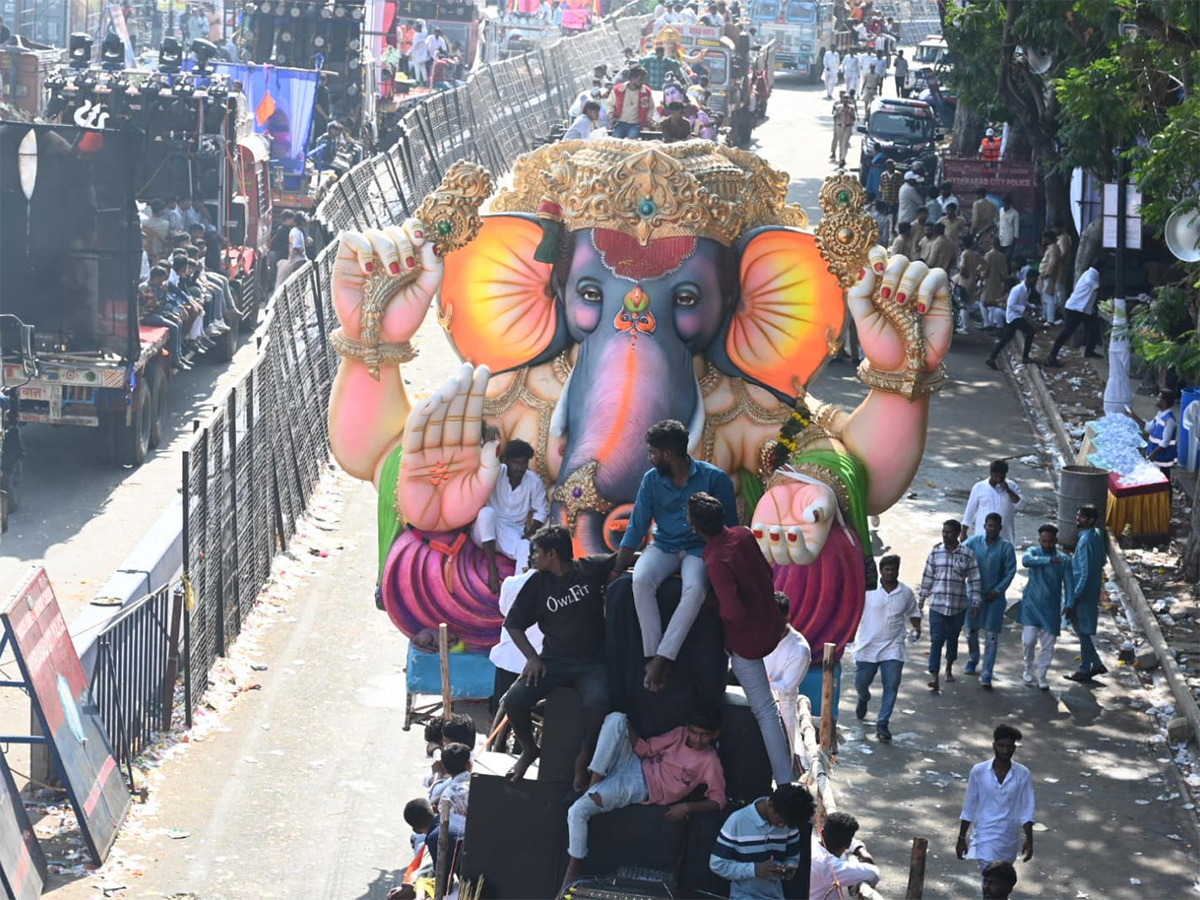 Ganesh Nimajjanam 2024 at Hyderabad's Tank Bund: Photos13