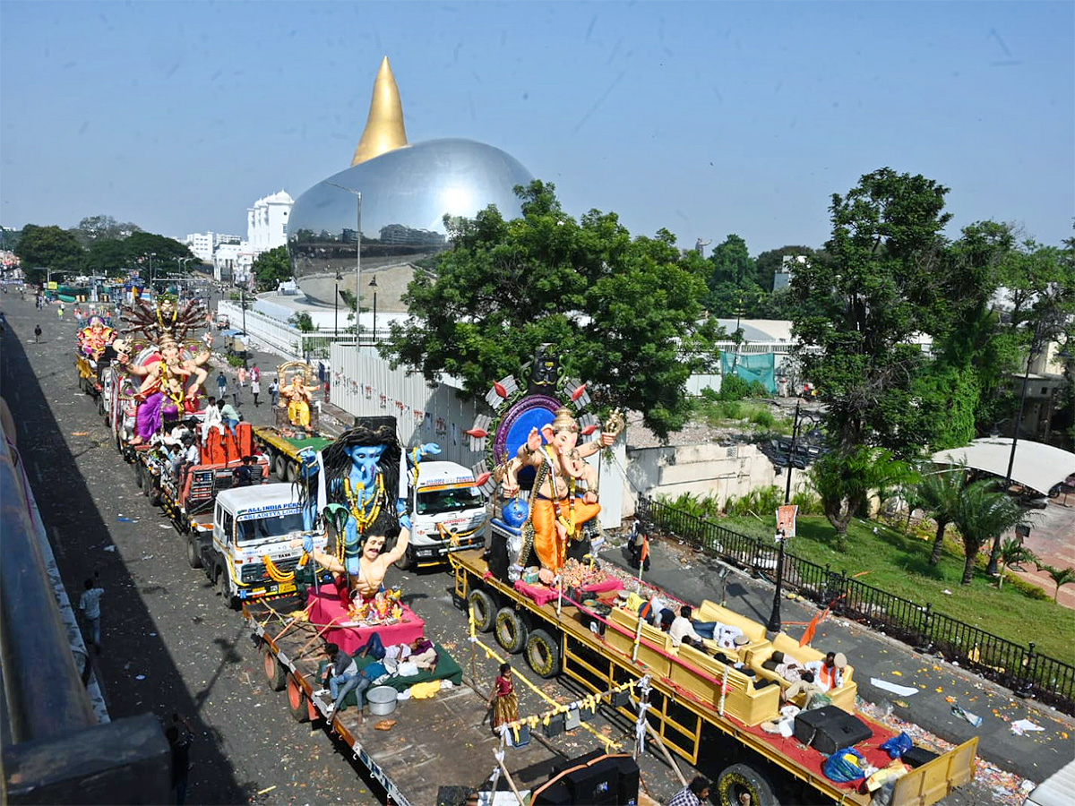 Ganesh Nimajjanam 2024 at Hyderabad's Tank Bund: Photos1