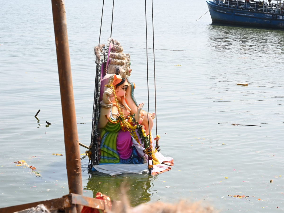 Ganesh Nimajjanam 2024 at Hyderabad's Tank Bund: Photos9